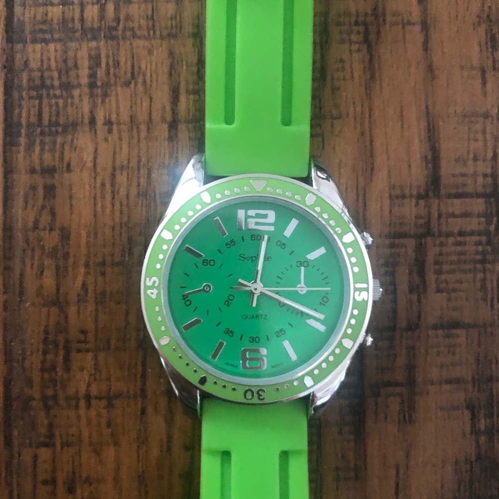 Green Watch - Picture 4 of 7